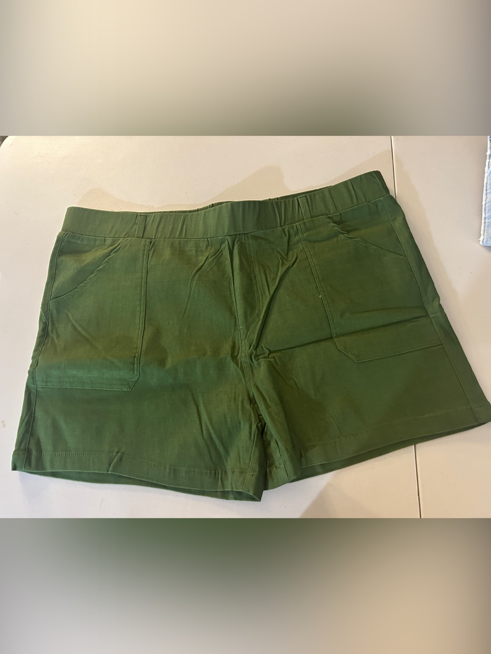 Green Women's Casual Pocket Shorts
